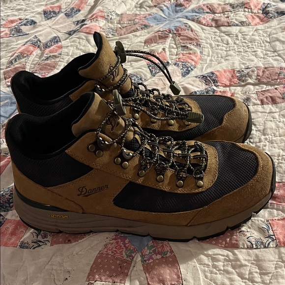Danner Men's Black and Brown Hiking Boots - Picture 1 of 6